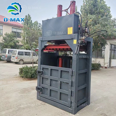 Verticale hydraulische baler voor plastic flessen